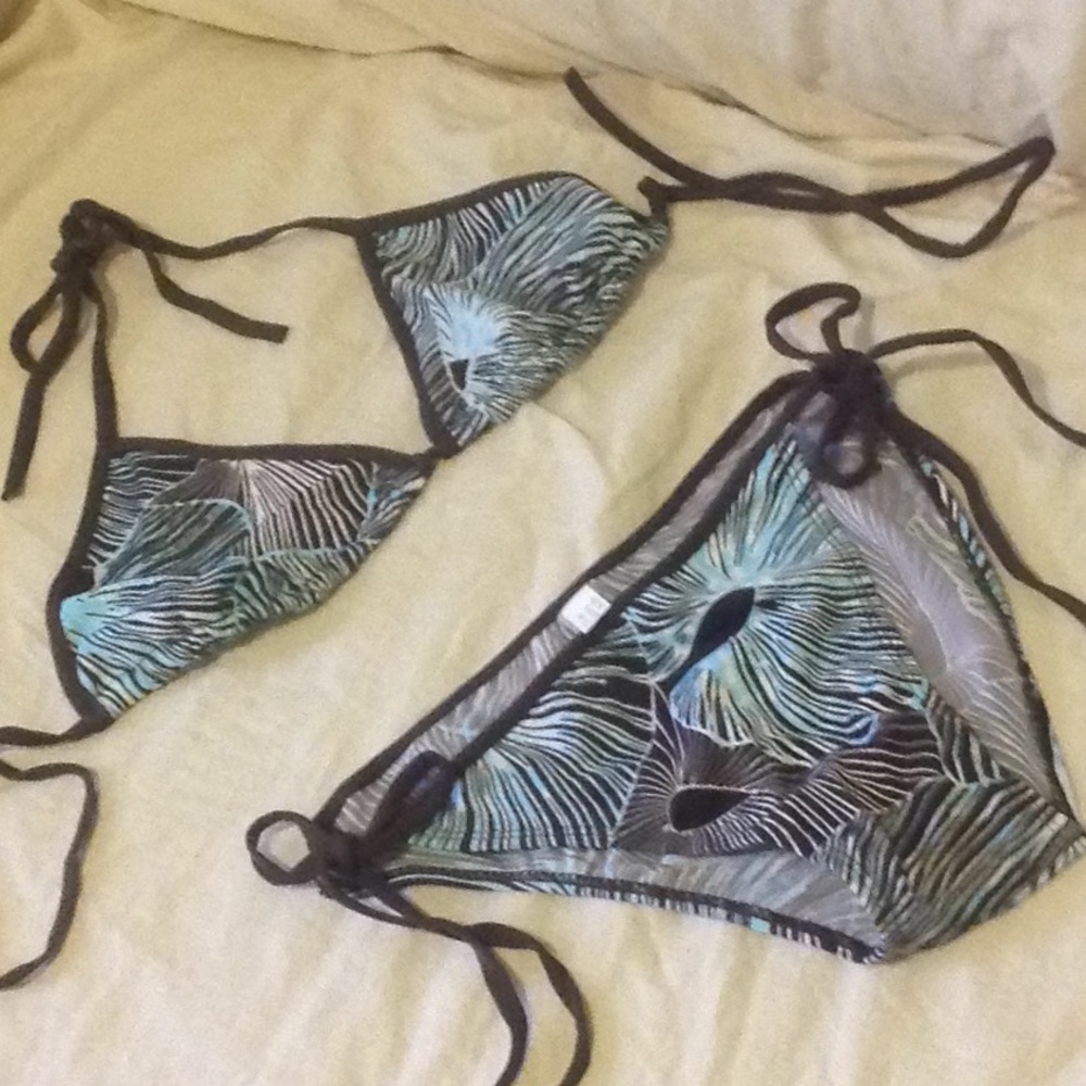 NWOT Hawaiian two piece bikini, sz M